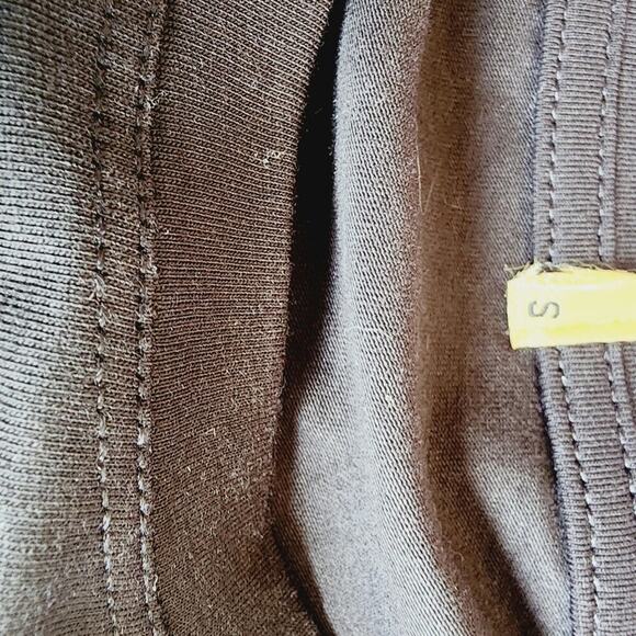 VINIZBENA GEMSTONE BEE SHIRT BLACK RED YELLOW SIZE SMALL - Picture 3 of 5